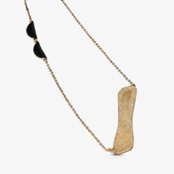 Collar Pumaq. Yanbal.